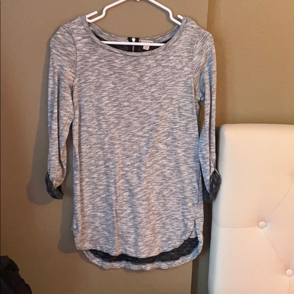 Women’s Small 3/4 Sleeve Shirt